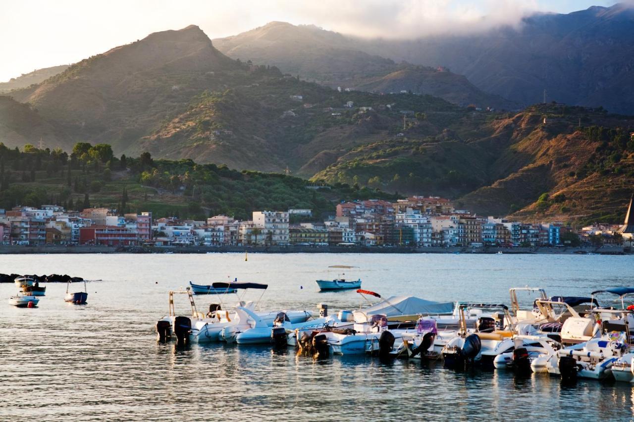 Le Tre More Giardini Naxos Exterior photo